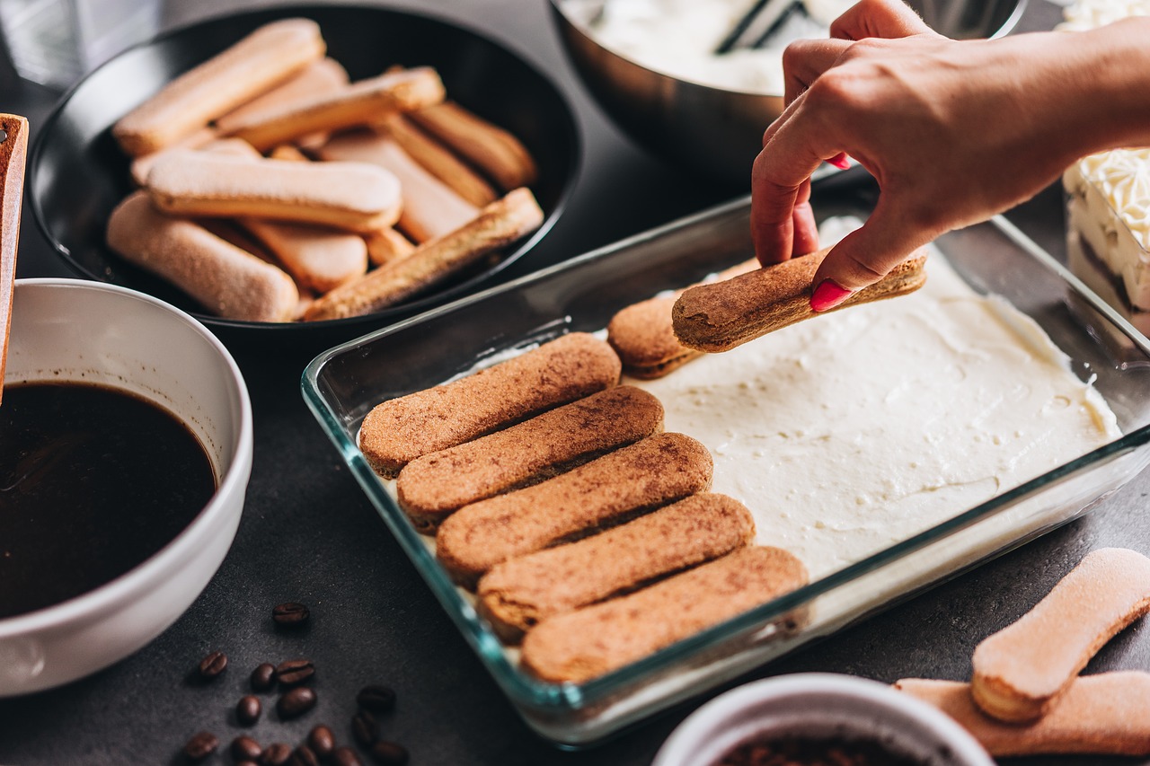 The Chemistry of Baking Powder vs. Baking Soda